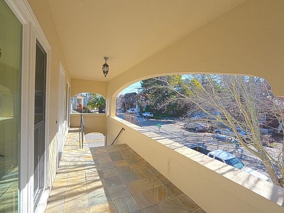 4th image of 20 Taylor Street