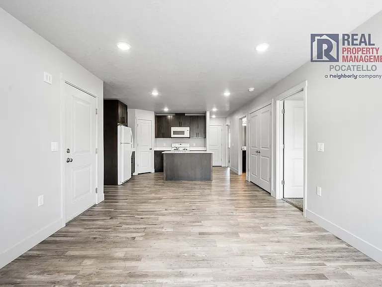 1829 W Quinn Rd — Photo 10