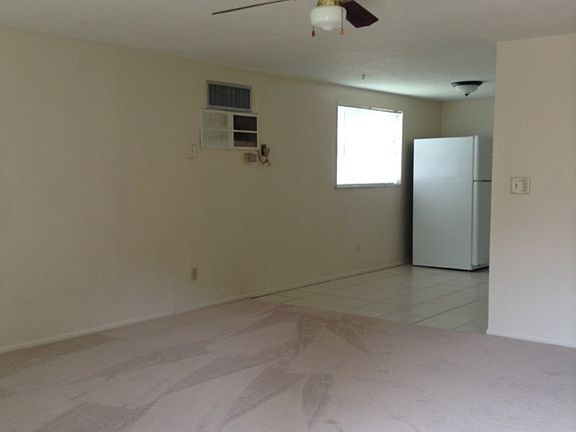 5th image of 8942 1/2 Temple Terrace Hwy