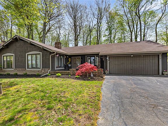 3rd image of 29 Hidden Wood Dr