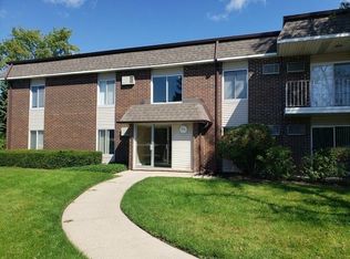 972 Thornton Ln APT 104, Buffalo Grove, IL 60089