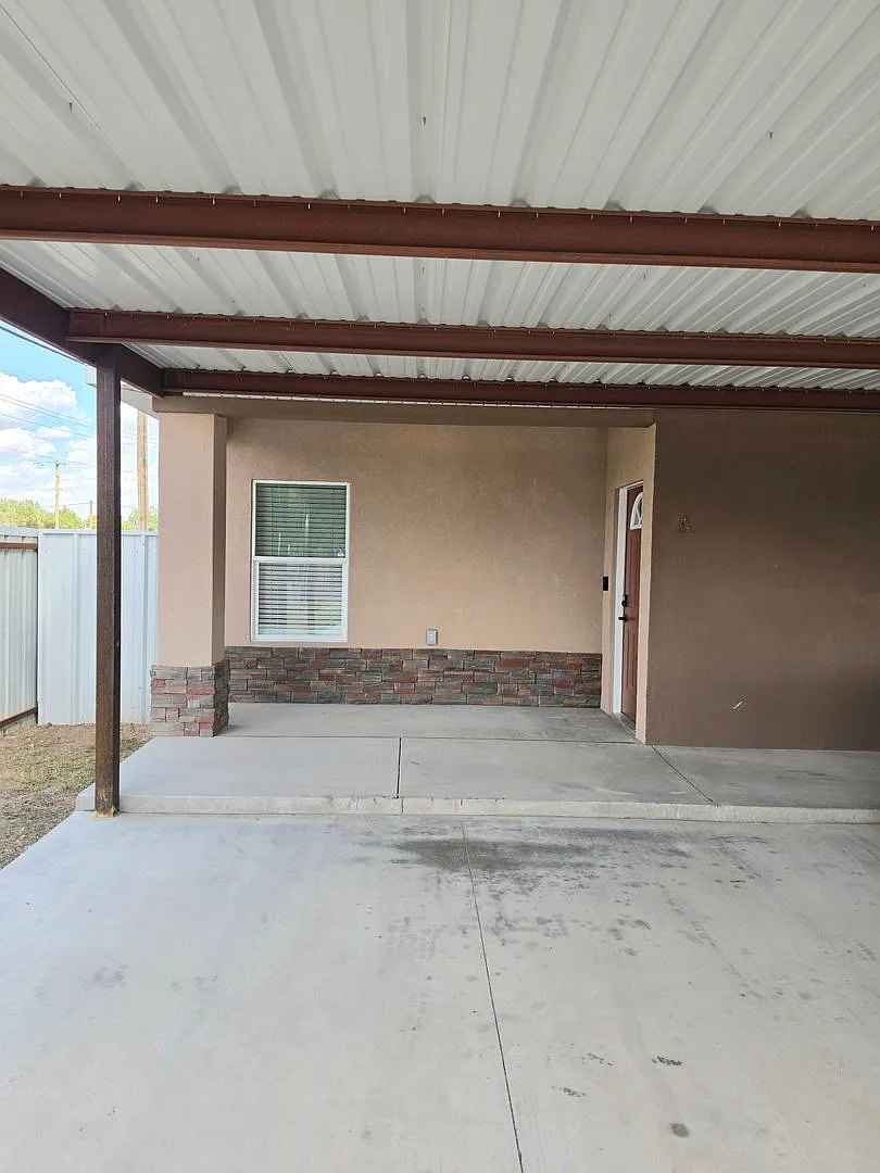 1801 S Ave O — Photo 1