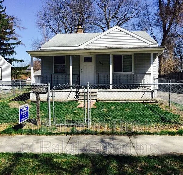260 W Longfellow Ave — Photo 1