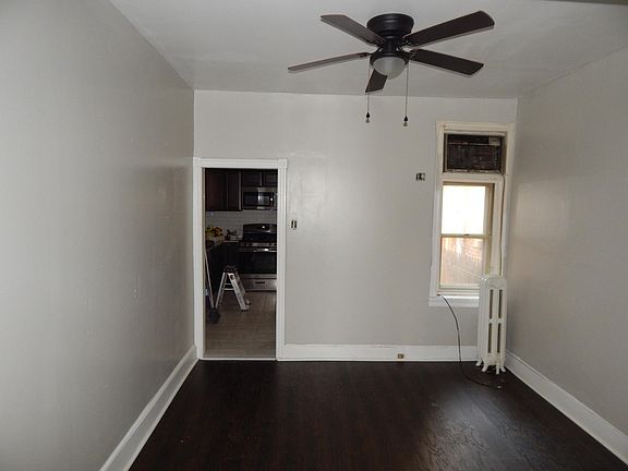 4th image of 2059 E Victoria St