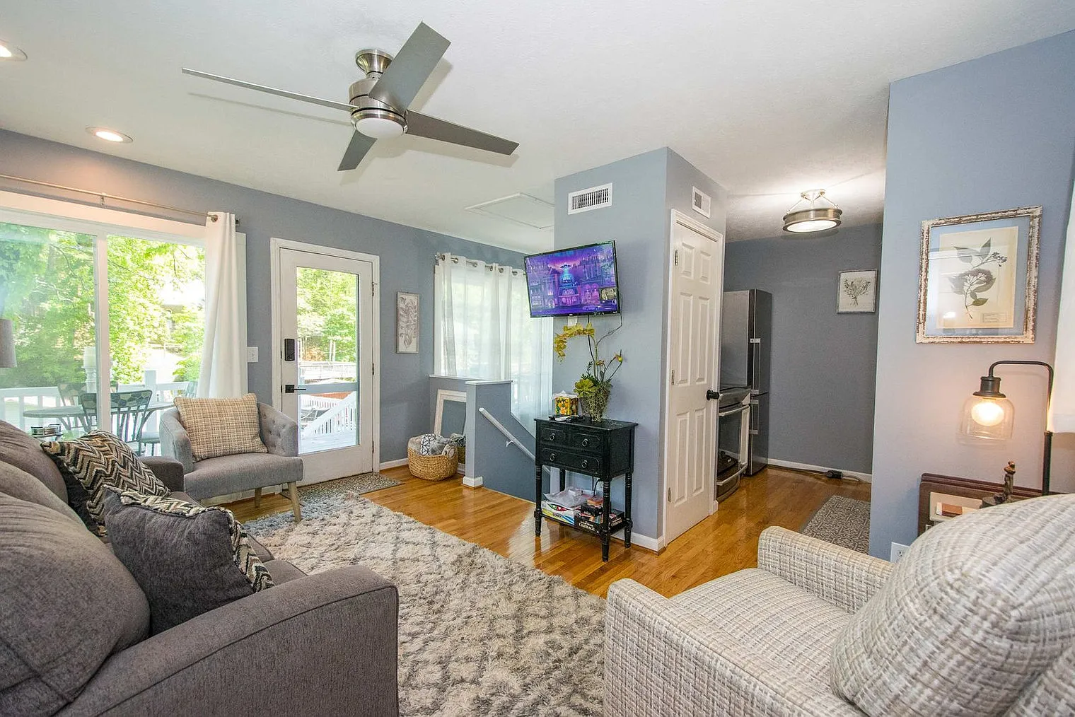 1 bed, 1.0 bath, 495 sqft, $3,658 — Photo 1