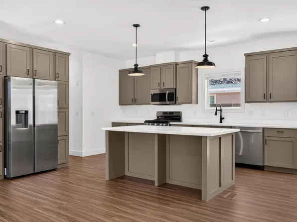 464 E Jessop Ave, Hildale, UT 84784
