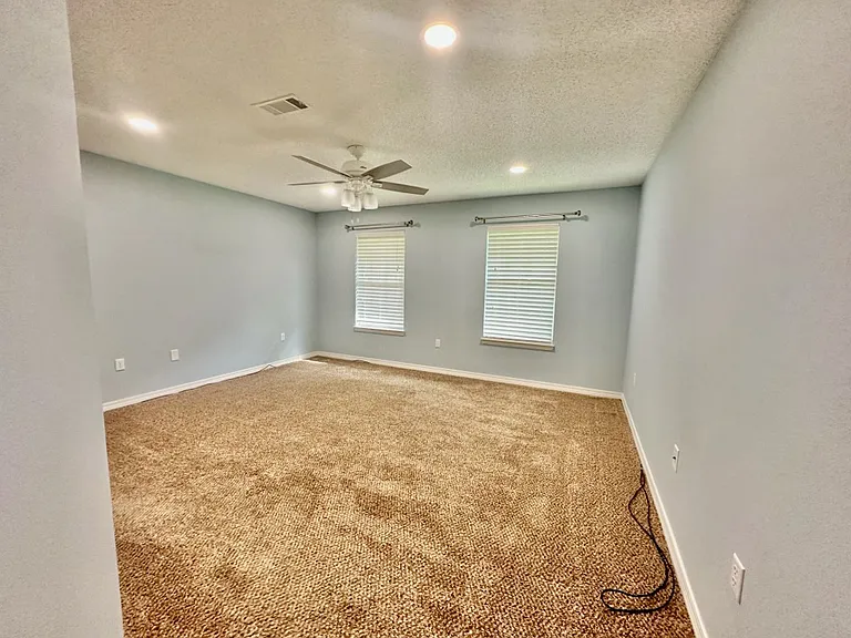 4025 Lauren Ct — Photo 11
