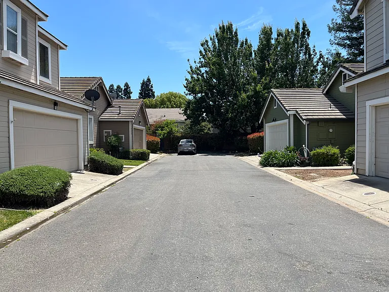 9322 Laguna Pointe Way — Photo 23