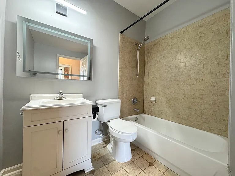 503 1/2 N 6th St #1 — Photo 17