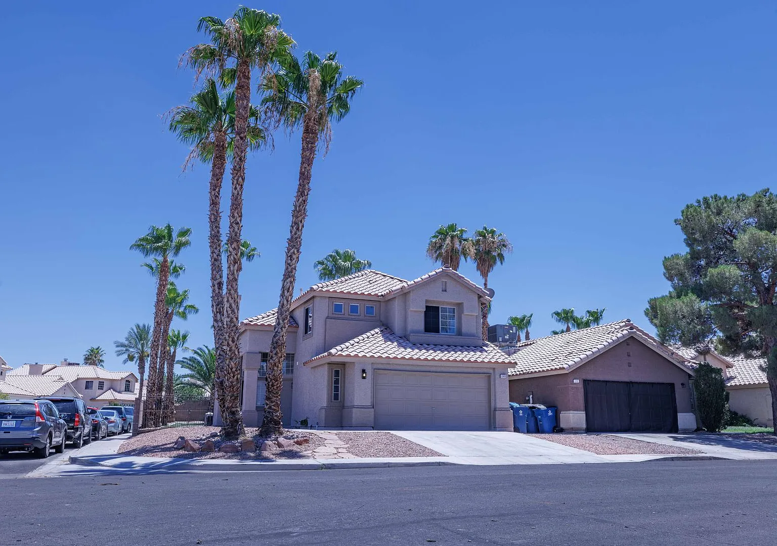 Newly Refreshed 4 Bedroom Home — Photo 1
