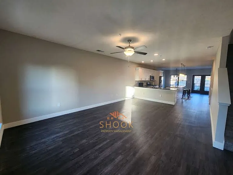Brownstone Condominiums — Photo 3