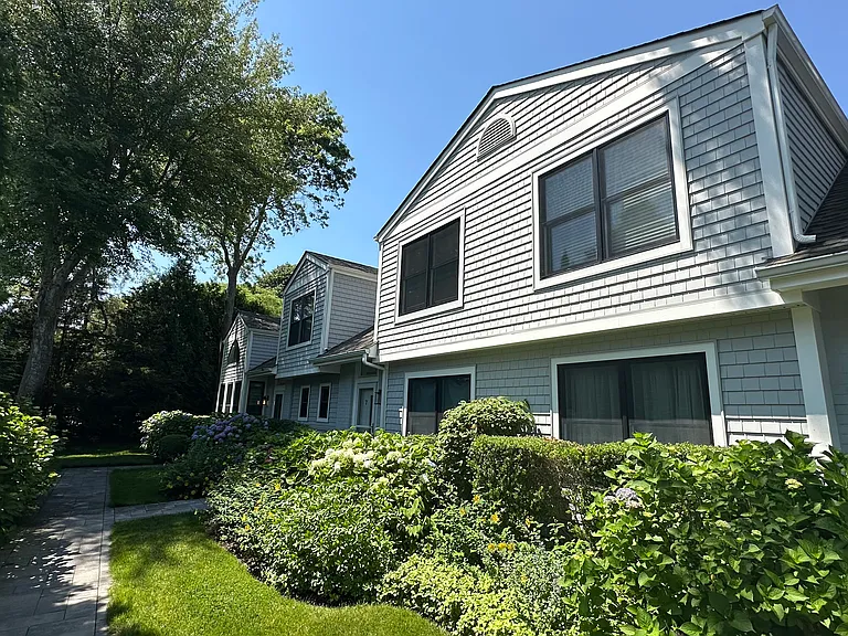 50 Hubbard Ln #7 — Photo 2