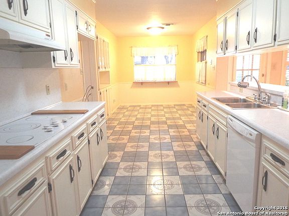 3rd image of 675 Crestway Dr