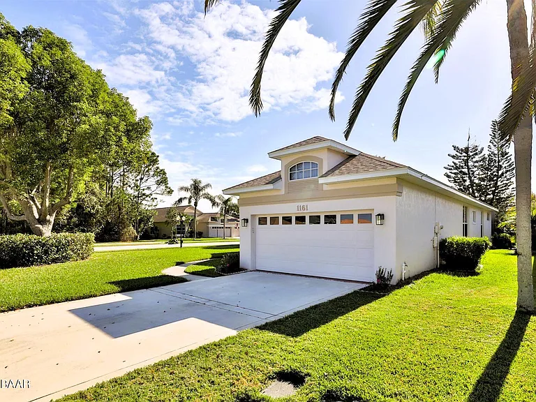 1161 Siesta Key Cir — Photo 4
