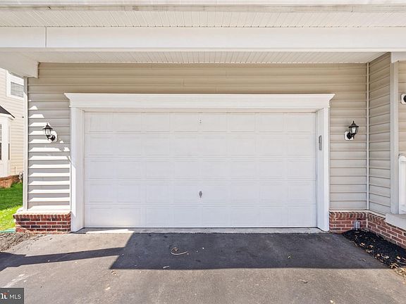 5th image of 22879 Courtland Park Dr