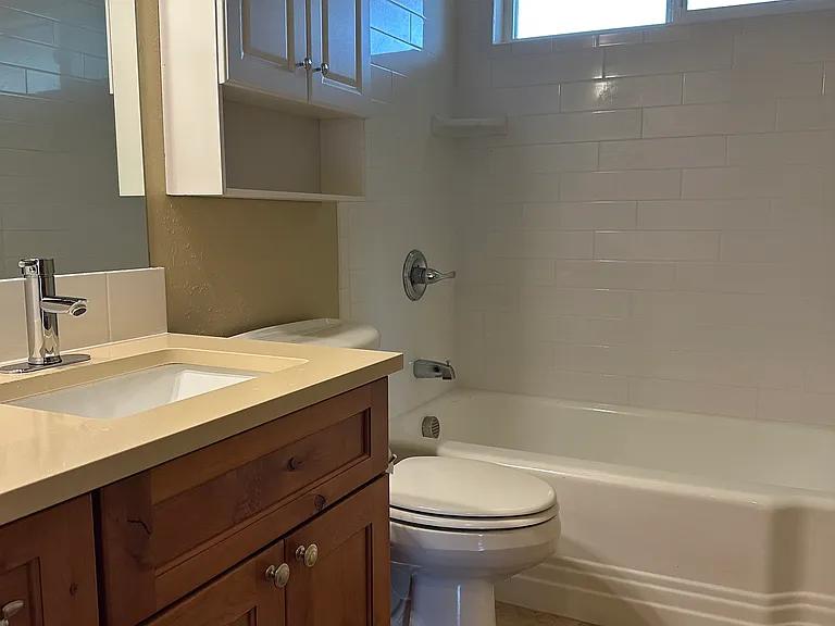 1406 O Ave — Photo 9