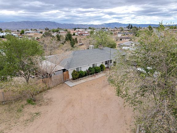 3rd image of 11691 Jacaranda Ave