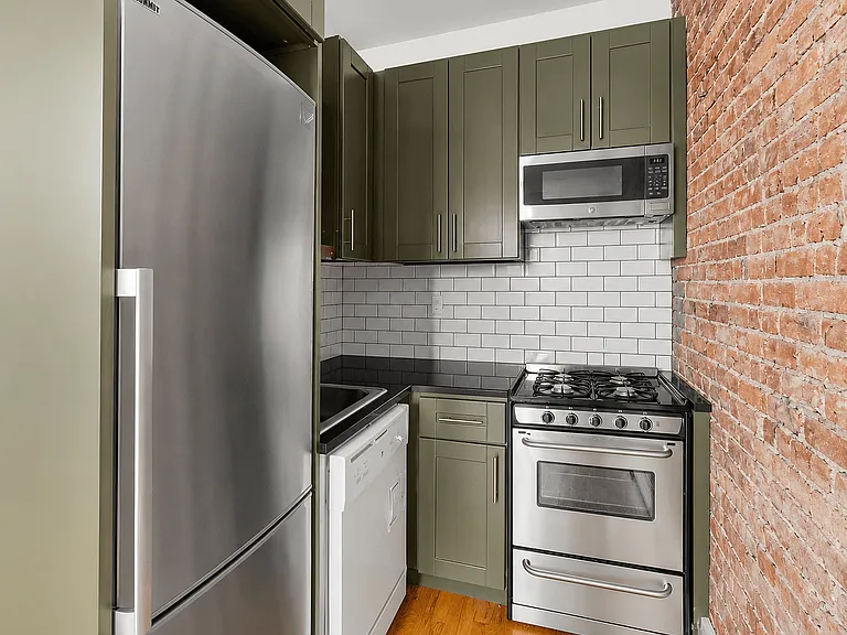 806 President St #2F — Photo 3