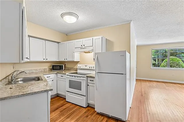 630 Broadway St #630 — Photo 6