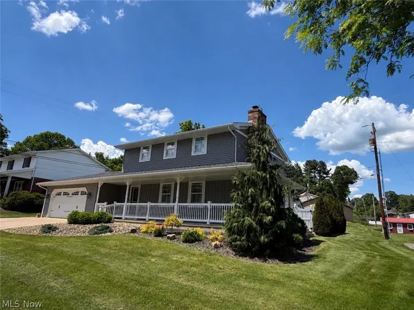 223 Watson Cir NE, New Philadelphia, OH 44663