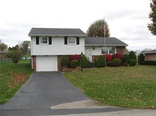112 Wyndfield Dr, Mount Pleasant, PA 15666