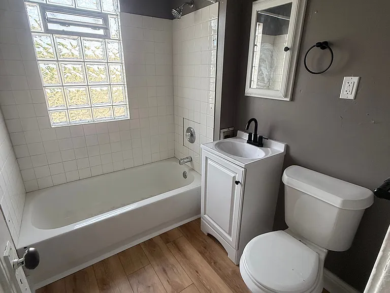13425 Kinsman Rd #2 — Photo 2