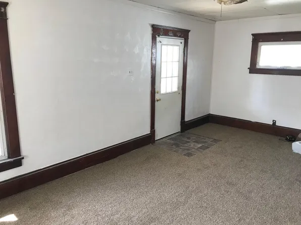 2611 3rd St NW, Canton, OH 44708