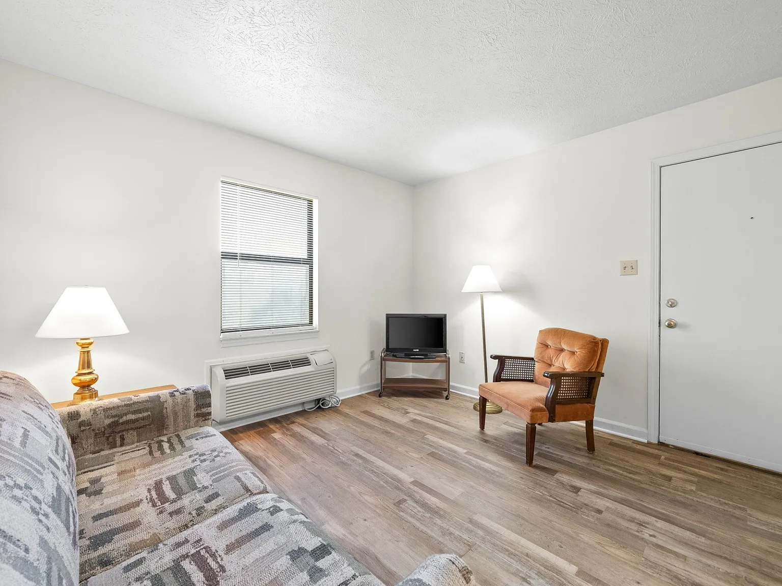 1 bed, 1.0 bath, 750 sqft, $670 — Photo 3