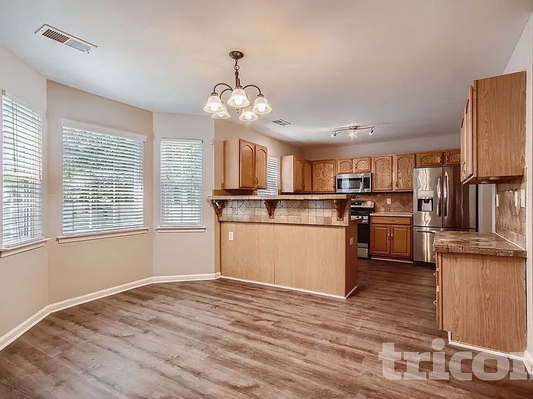 5606 Fenway Dr — Photo 3