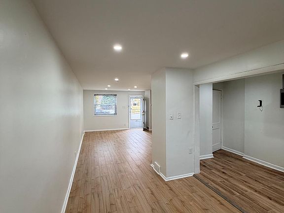 3rd image of 753 Bennington Rd