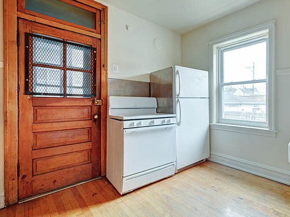 3rd image of 2457-59 N Central Ave #5559-2S