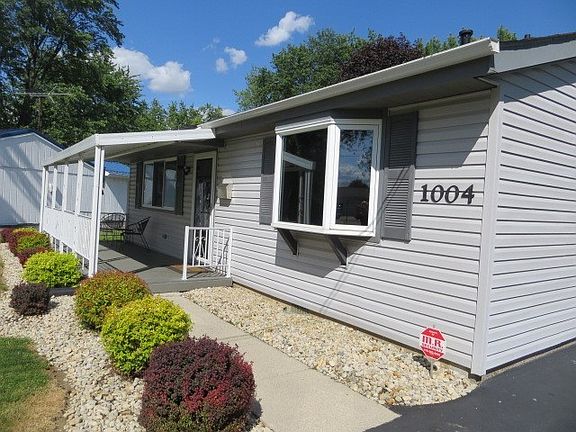 4th image of 1004 Amherst Dr