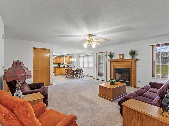 5th image of 1410 Rosebud Dr