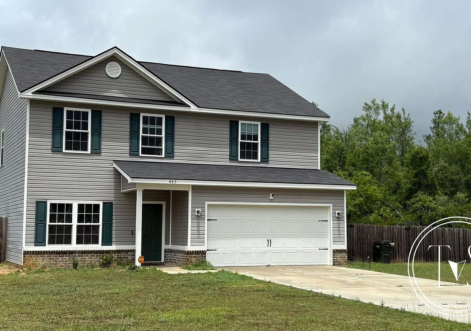 Rate Drop Alert (Was $2450/Month) And Summer Move-In Special: One Full Month Of Rent Free — Photo 3