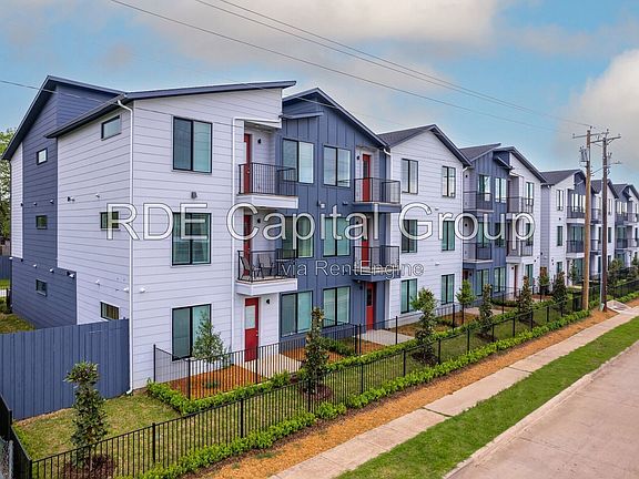 2nd image of 3275 Dallas St #1104