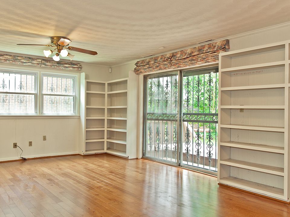 2nd image of 25 Gayle St