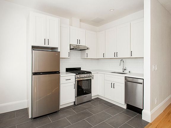 3rd image of 516 Ellis St APT 406