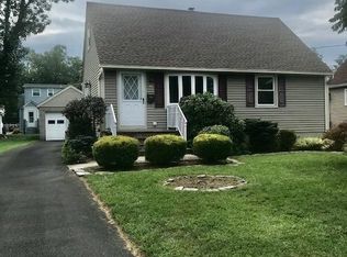 215 Stephenson Ave, Middlesex, NJ 08846