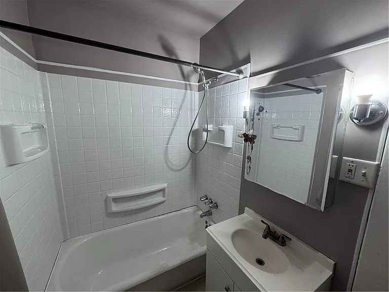 17 Sumner Ave — Photo 5