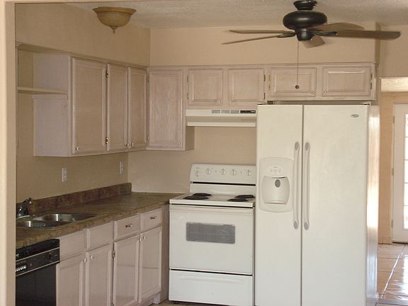 5th image of 352 E Papago Dr