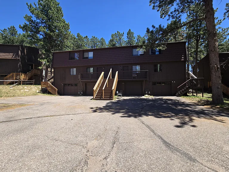 570 Manor Ct #B — Photo 31