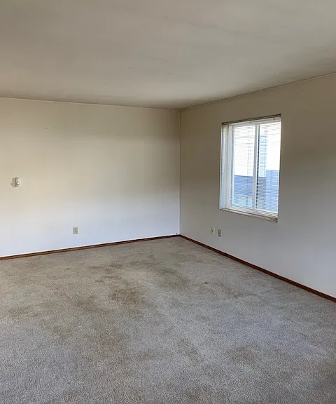 721 Nob Hill Ave N — Photo 9