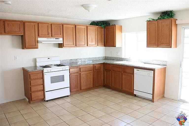2nd image of 43047 Guyman Ave