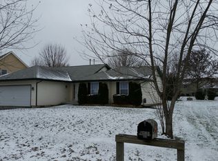 107 Chatham Ct SW, Poplar Grove, IL 61065