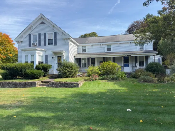 55 School St, Upton, MA 01568