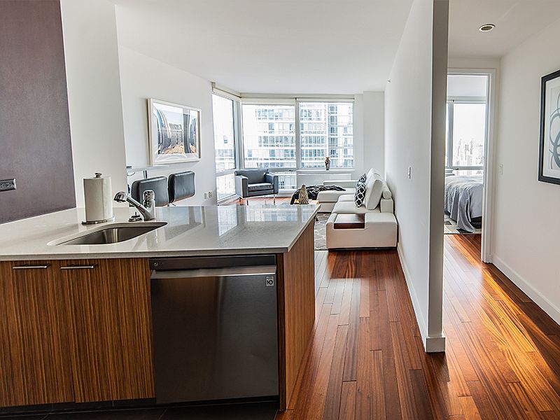 1st image of 610 W 42nd St #N44l