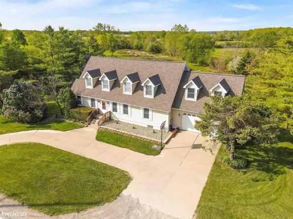29610 Armada Ridge Rd, Richmond, MI 48062