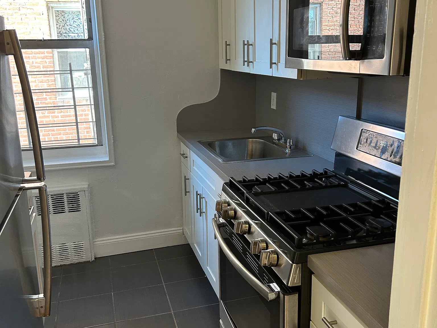 2 bed, 1000 sqft, $2,750 — Photo 1