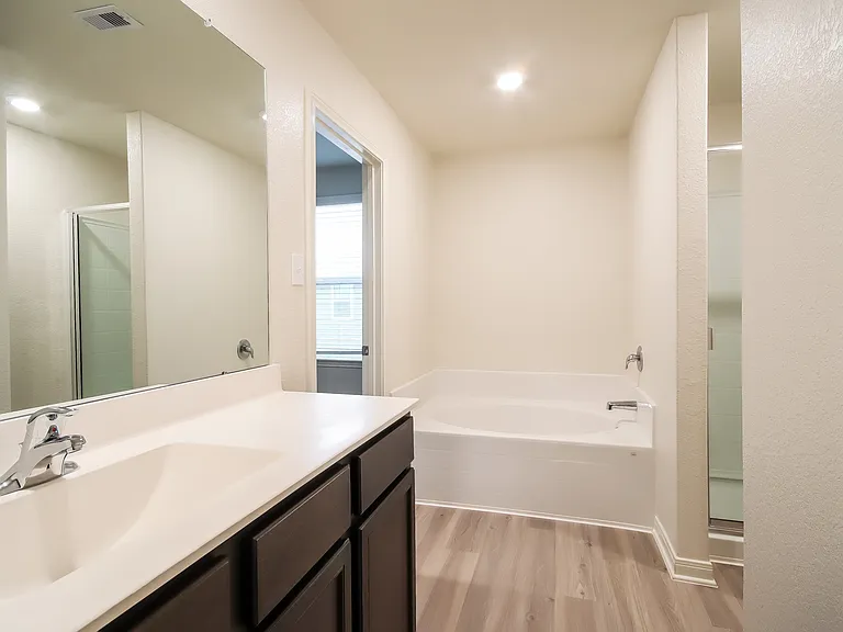 560 Solomon Ln — Photo 10