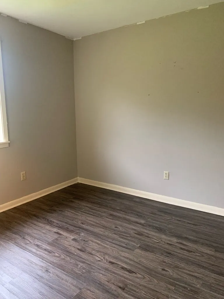 Building Photo - 235 Pinecrest Ave #5